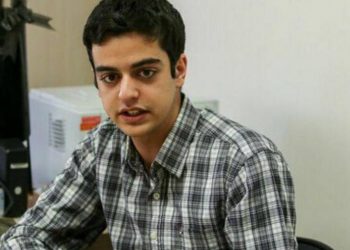 الأمن الإيراني يضغط على طالب جامعي لإجراء مقابلة تلفزيونية