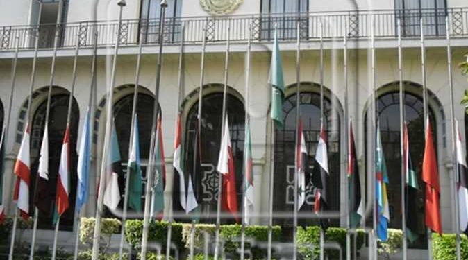 الجامعة العربية تنكس علمها حدادًا على أمير الكويت الشيخ صُباح