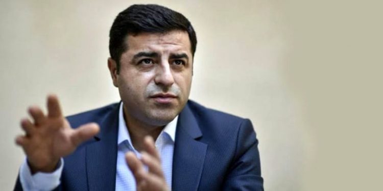 دميرتاش لمدعي العموم: الهدايا لن تحميكم من المحاكمة!