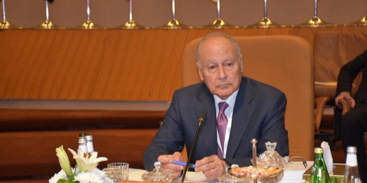 أبو الغيط يرحب بالتوقيع على اتفاق وقف اطلاق النار في ليبيا  ويصفه بالانجاز الوطني الكبير