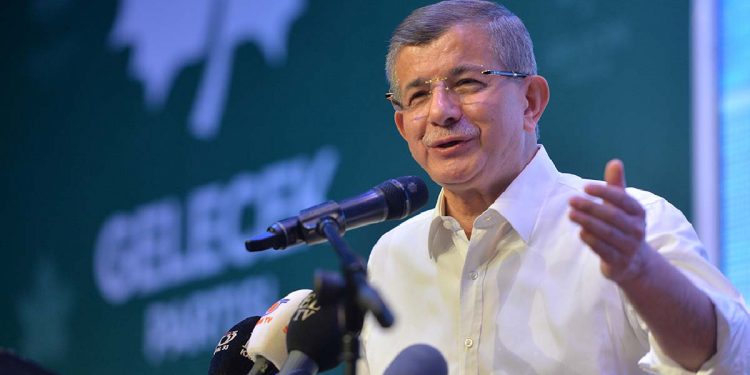 داود أوغلو لأردوغان: بكم بعت قضية تركستان الشرقية؟