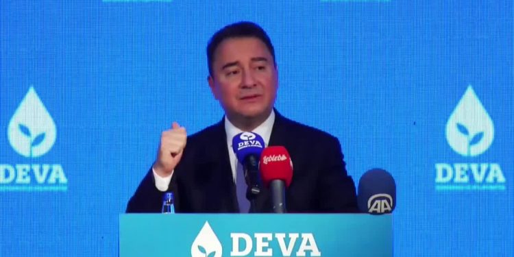 علي باباجان يهاجم “من كانوا يداسون أيام الوصاية العسكرية”