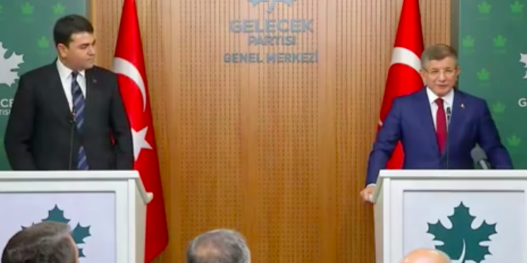 داود أوغلو يعلق على أحداث “كوباني” التي وقعت خلال رئاسته الحكومة