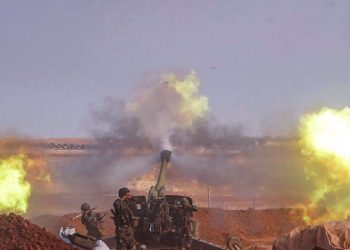 المرصد السوري: روسيا تقصف معسكرًا لمقاتلين مدعومين من تركيا