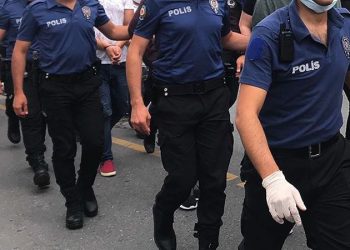 تركيا.. قرارات اعتقال ضد 23 شخصًا في إزمير