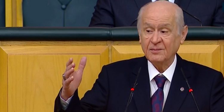 حليف أردوغان يهدد المعارضة: انزلوا إلى الشارع لتروا ما سيحدث