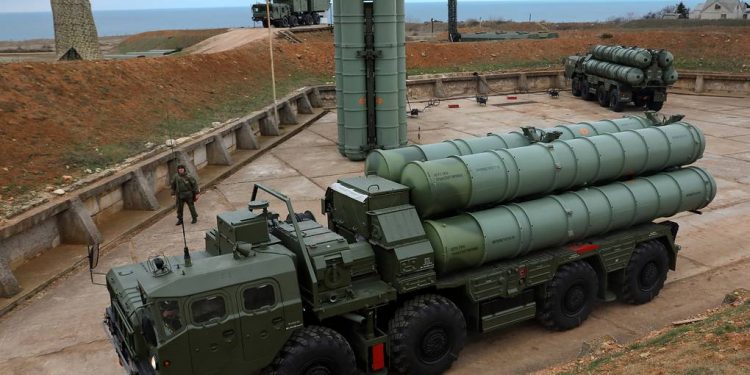 واشنطن تهدد تركيا بعواقب “وخيمة” بسبب منظومة S-400