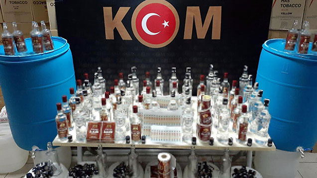 شرطة إسطنبول تضبط 15 طنًا خمورًا مغشوشة