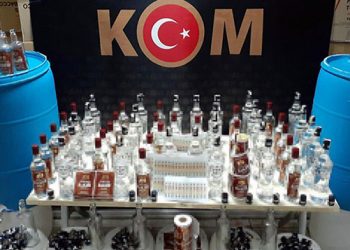 تركيا.. ضبط 7 أطنان من المشروبات الكحولية المغشوشة