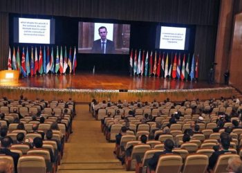 الأسد يتعهد بـ “حياة كريمة” للاجئين العائدين إلى سوريا