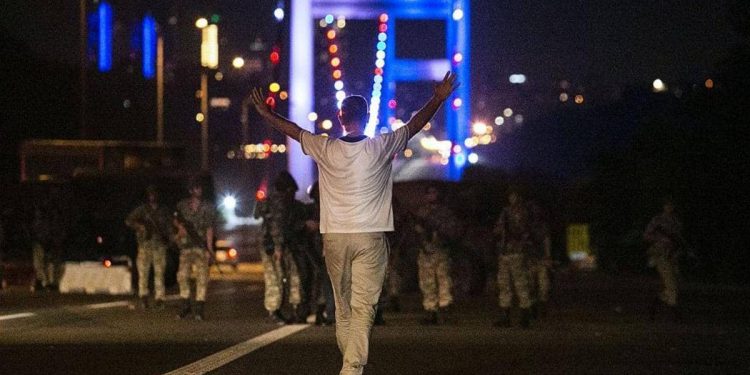 السجن مدى الحياة على 337 شخصا في تركيا