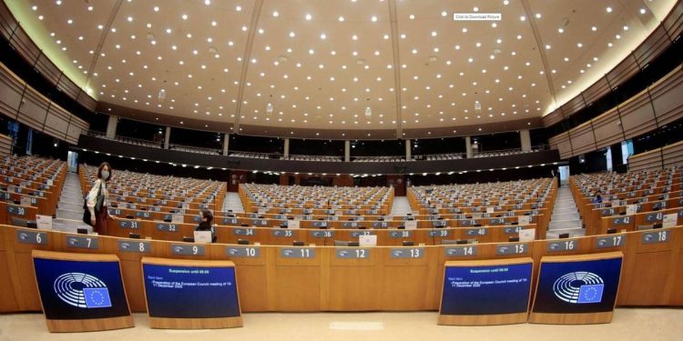 البرلمان الأوروبي يضغط لفرض عقوبات على تركيا الشهر المقبل