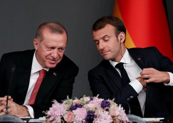 ماكرون: بينما كنا نحارب داعش أقدم أردوغان على احتلال سوريا!