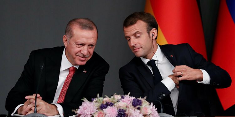 ماكرون: بينما كنا نحارب داعش أقدم أردوغان على احتلال سوريا!