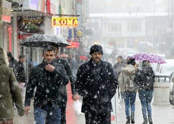 الثلوج تتساقط على شرق تركيا