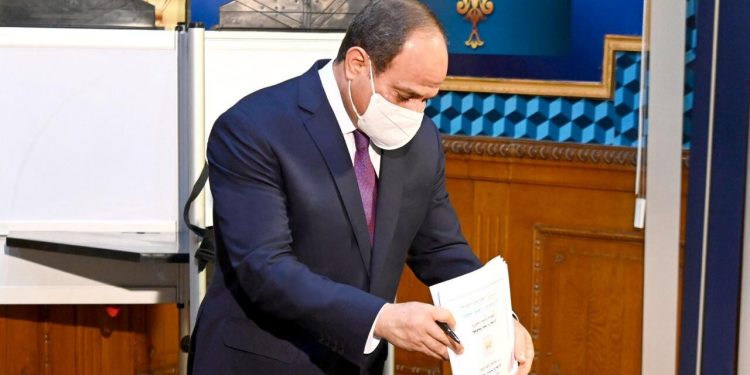 الرئيس المصري يشارك بانتخابات مجلس النواب