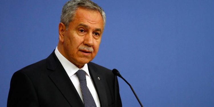 مستشار أردوغان يعترض على تصريحات ألبيراق: مشكلاتنا الاقتصادية كبيرة