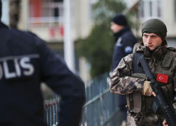 تركيا.. قرار اعتقال بحق 54 في الجيش أغلبهم طلاب عسكريون