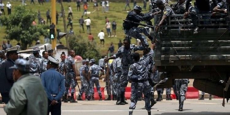 مسلحون يقتلون 34 بهجوم ” شنيع” في إثيوبيا