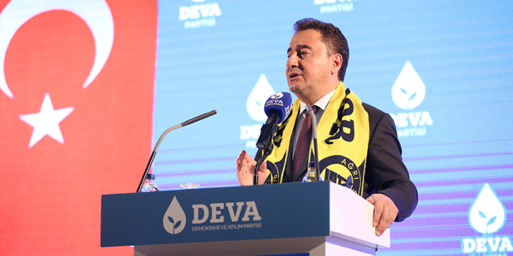 باباجان: أردوغان مهووس بمشروع قناة إسطنبول