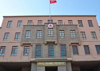 الدفاع التركية تعلن أنها فصلت عددًا ضخمًا من القوات المسلحة!