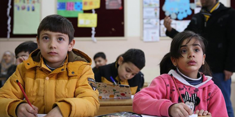 مدارس تركيا في البلدان الفقيرة تربي الأطفال على الامتنان والولاء لأردوغان