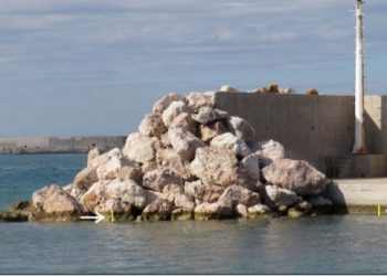 جزيرة يونانية ترتفع عن سطح البحر بعد الزلزال العنيف