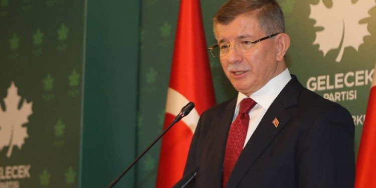 داود أوغلو: أردوغان سيرفع الفائدة 400 نقطة على الأقل