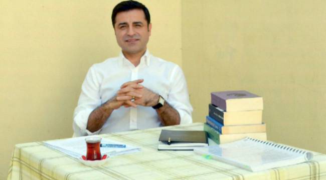 صلاح الدين دميرطاش: أنا “رهينة سياسية”