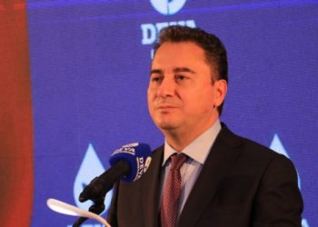 باباجان ينتقد صمت أردوغان حيال التنظيمات الإجرامية