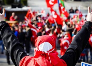 بعد ألمانيا وفرنسا.. هل يتم حظر “الذئاب الرمادية” في هولندا؟