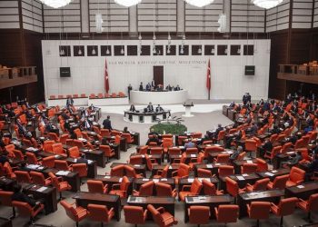 برلمان تركيا يتخذ إجراءًا عاجلاً بسبب كورونا