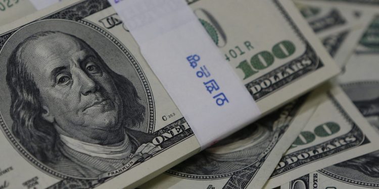 الدولار يرتفع بفعل تصريحات وزير الخزانة الأميركي
