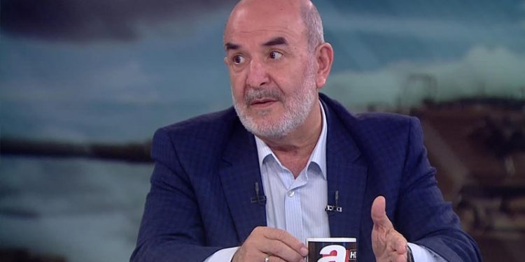 كاتب ينتقد أردوغان لفشله في منع العقوبات الأمريكية