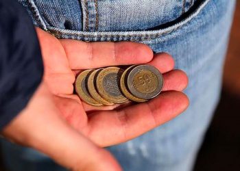 كاتب تركي ساخرًا: عباقرة الرياضيات ليس بإمكانهم تبرير معطيات النمو المرتفعة!