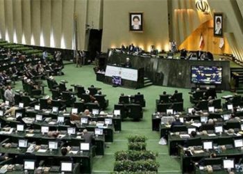 برلمان إيران يقر مشروع قانون لتسريع الأنشطة النووية