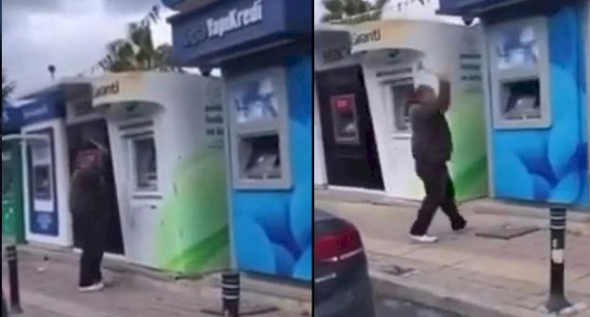 تركيا.. رجل يحطم 5 أجهزة صراف آلي في الشارع بتصرف جنوني!