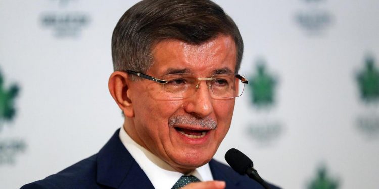 داود أوغلو: أردوغان تغير جذريًا وخان أقرب الناس إليه