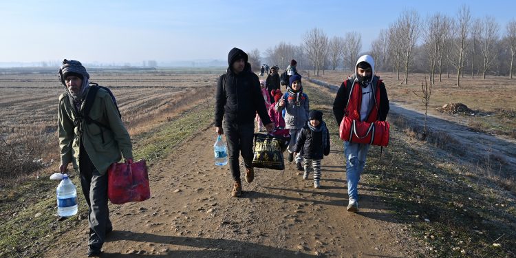 الاتحاد الأوروبي يخصص أكثر من 7 مليارات دولار لتركيا مقابل استقبالها للاجئين