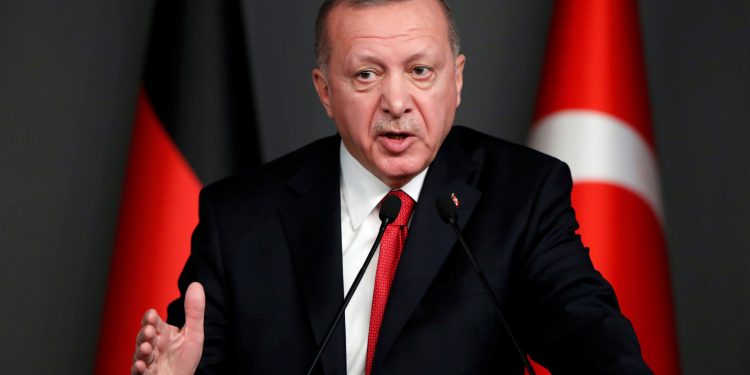 أردوغان: آمل أن تتخلص فرنسا من ماكرون في أسرع وقت