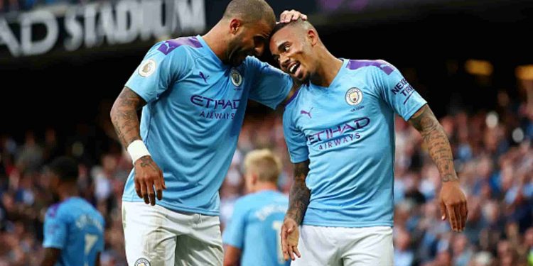 إصابة ثنائي مانشستر سيتي ووكر وجيسوس بكورونا