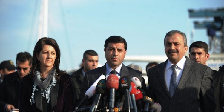 الجارديان: أردوغان انسحب من مفاوضات السلام مع الكرد لهذا السبب..