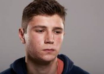 كيف يتكون حب الشباب؟