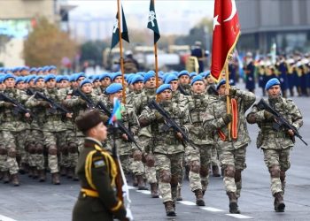 جيش تركيا يشارك باحتفال عسكري في أذربيجان!