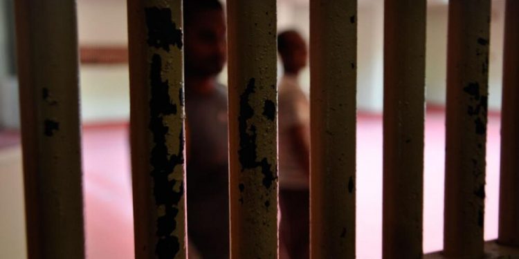 تركيا.. سجين يدخل في إضراب عن الطعام احتجاجًا على تفتيشه عاريًا