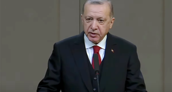 أردوغان يأمر القضاء “الحر”: دميرطاش إرهابي لا يمكن الإفراج عنه