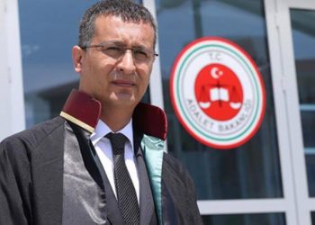 برلماني: محامي أردوغان تقاضى 5 ملايين دولار أتعاب قضايا إهانة الرئيس