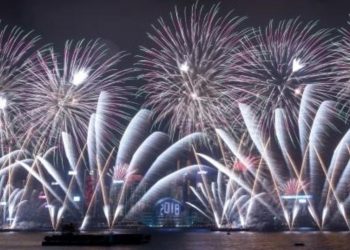 فيروس كورونا: فرنسا تحشد مئة ألف شرطي لمنع تجمعات ليلة رأس السنة