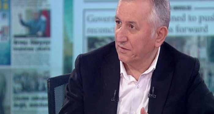 كاتب تركي: نعيش أيامًا يخجل المتدينون من تدينهم!