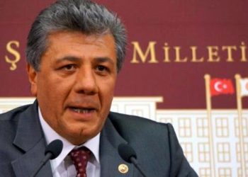 كاتب: أردوغان أنفق في شهر ما يفوق نفقات 4 حكومات سابقة